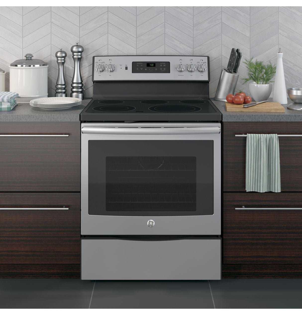 GE® 30" Free-Standing Electric Convection Range