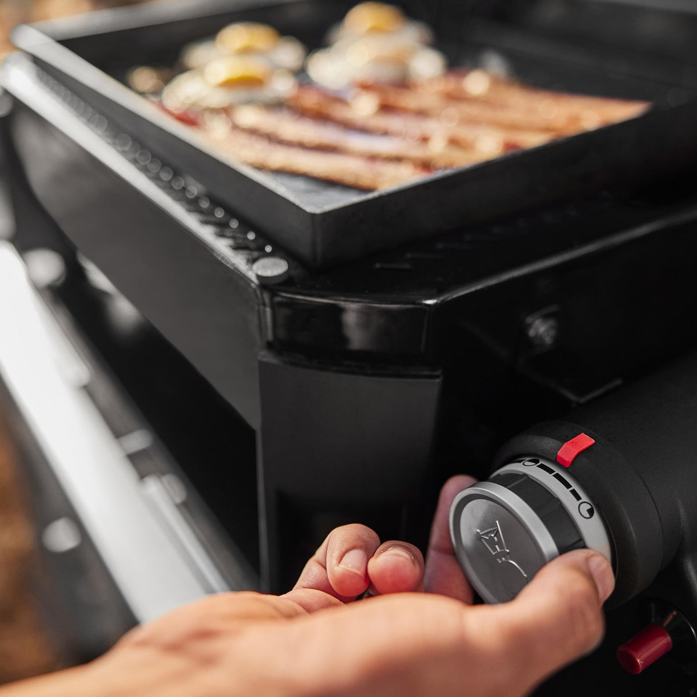 Weber Traveler® 17 Tabletop Griddle - Black