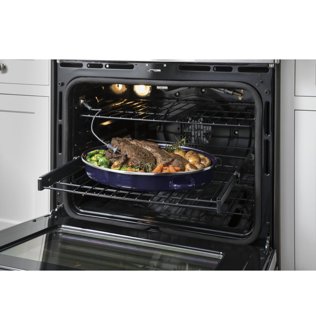 GE Cafe™ Series 30" Slide-In Front Control Range with Warming Drawer