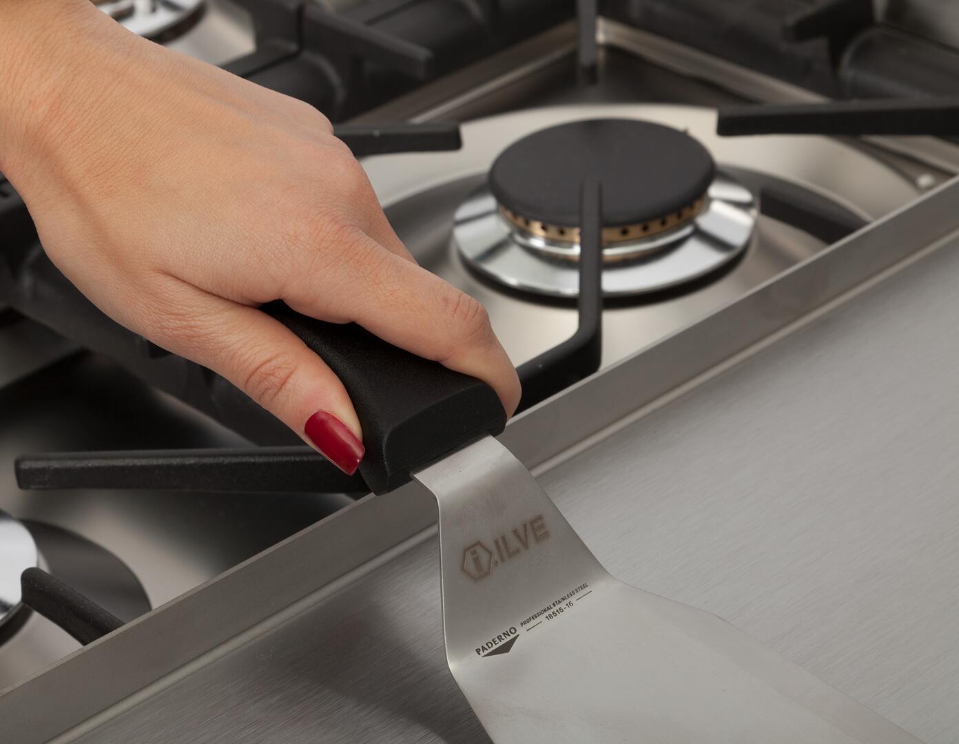 Nostalgie 40 Inch Dual Fuel Natural Gas Freestanding Range in Stainless Steel with Brass Trim