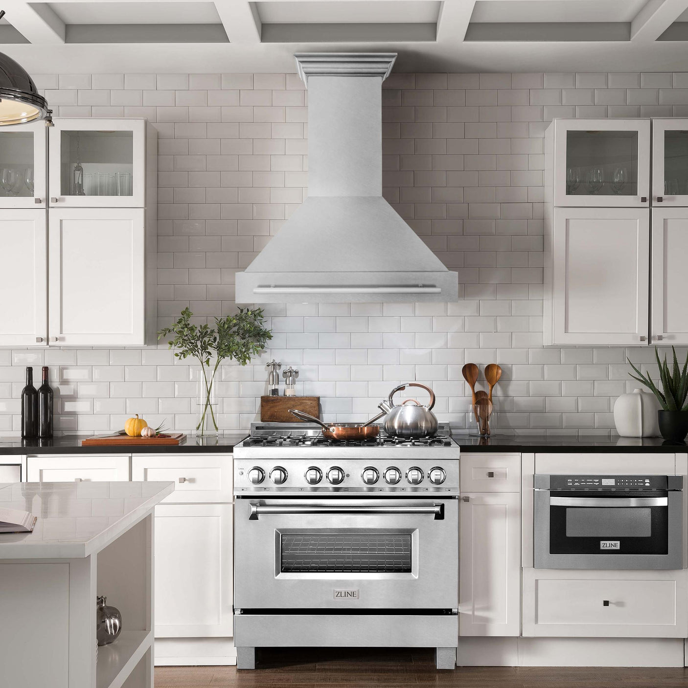 ZLINE 36 in. DuraSnow Stainless Steel Range Hood with DuraSnow Shell (8654SNX-36) [Color: Red Gloss]
