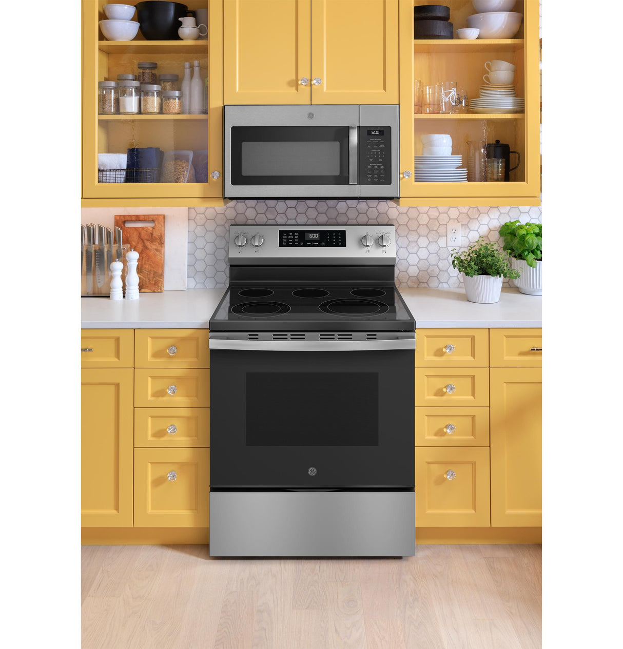 GE® ENERGY STAR® 30" Free-Standing Electric Convection Range with No Preheat Air Fry and EasyWash™ Oven Tray