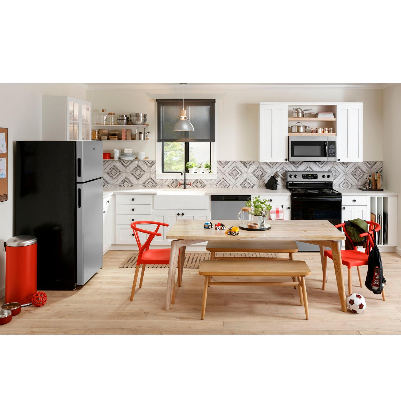 Hotpoint® 1.6 Cu. Ft. Over-the-Range Microwave Oven