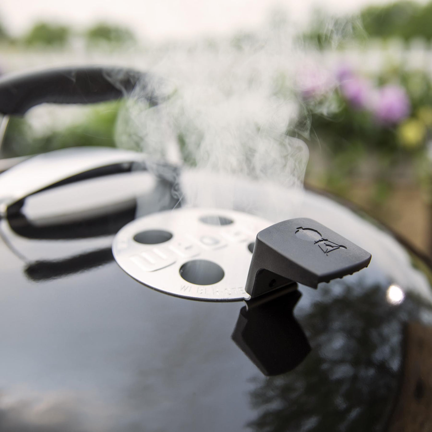 Master-Touch Charcoal Grill 26 - Black