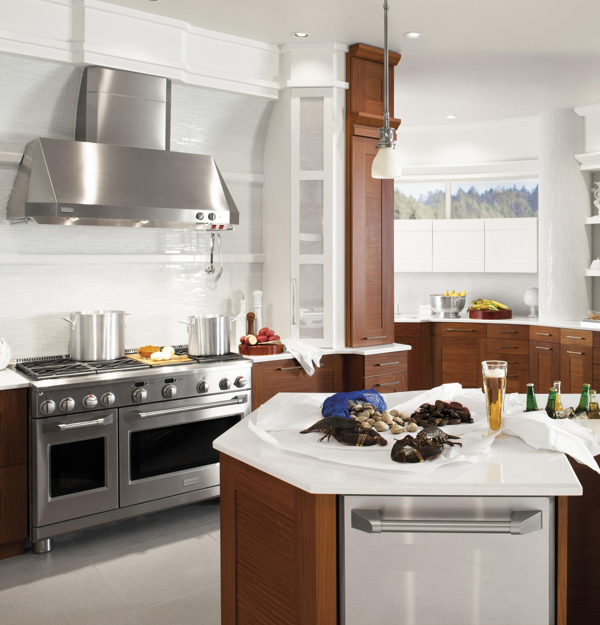 Monogram 48" Dual-Fuel Professional Range with 4 Burners, Grill, and Griddle (Natural Gas)