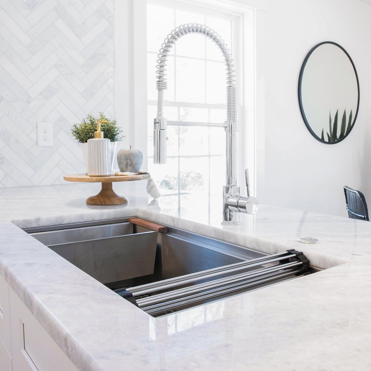 ZLINE Sierra Kitchen Faucet in Chrome (SRA-KF-CH)