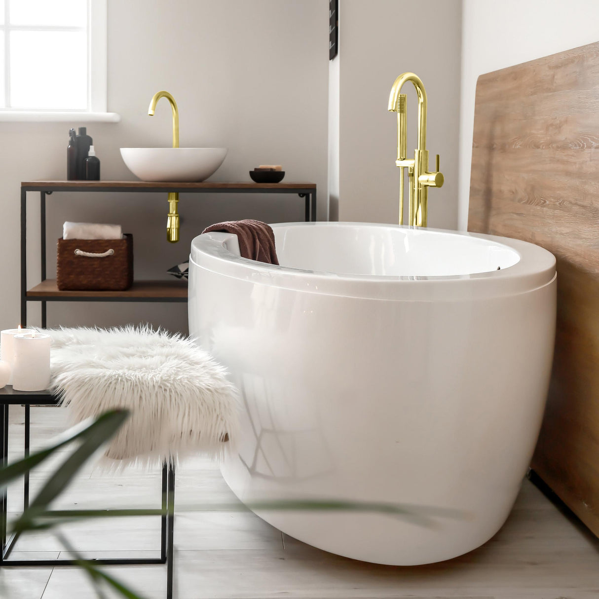 ZLINE Autograph Edition Emerald Bay Bath Tub Filler in Polished Gold (EMBY-BTF-PG)