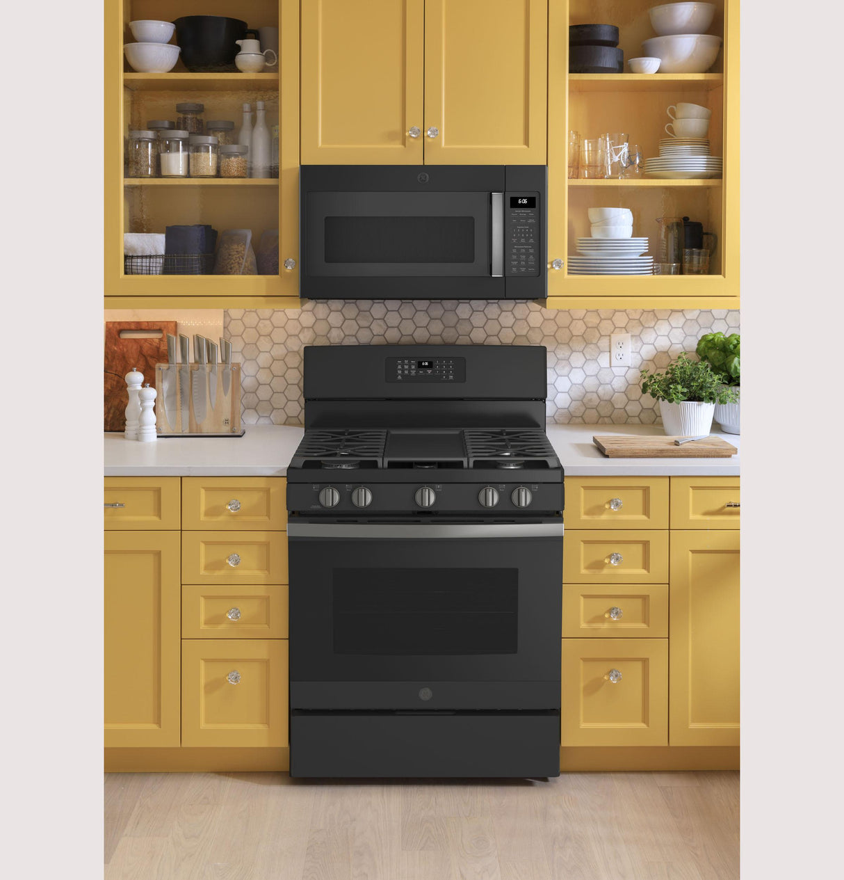 GE® 30" Free-Standing Gas Range