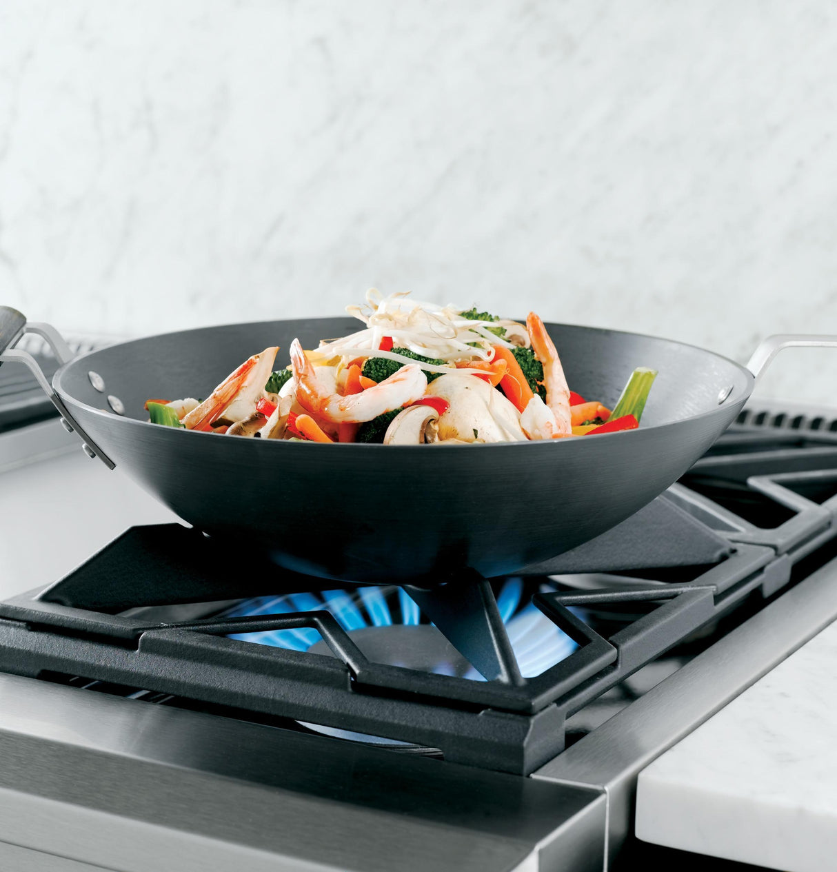 Monogram 30" Dual-Fuel Professional Range with 4 Burners (Natural Gas)