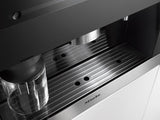 CVA 6800 - Built-in coffee machine with bean-to-cup system - the Miele all-rounder for the highest demands.