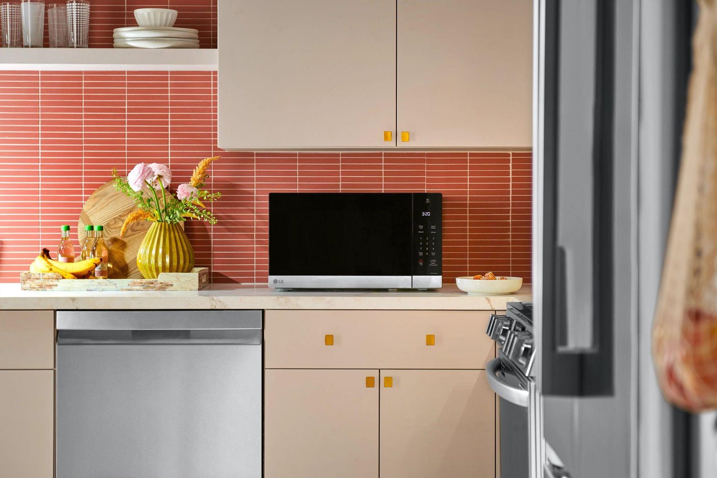 1.5 cu. ft. NeoChef™ Countertop Microwave with Smart Inverter and Sensor Cooking