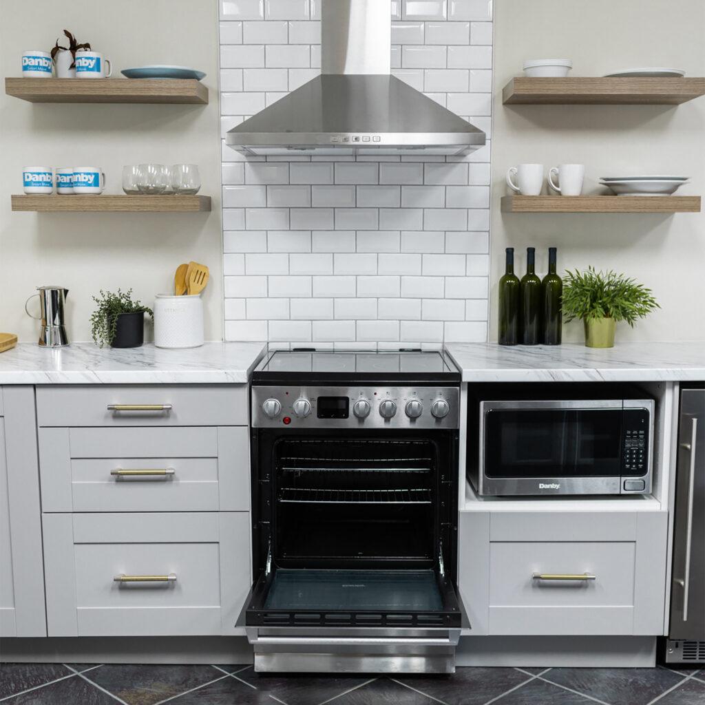 Danby 24-in TruAirFry Smooth top Slide-in Electric Range in Stainless Steel