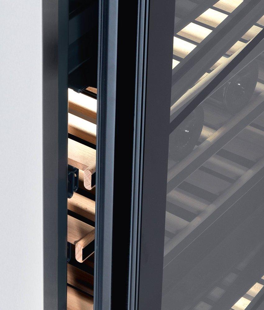 KWT 6832 SGS - Freestanding wine storage unit FlexiFrame and SommelierSet for the perfect enjoyment of your wine.