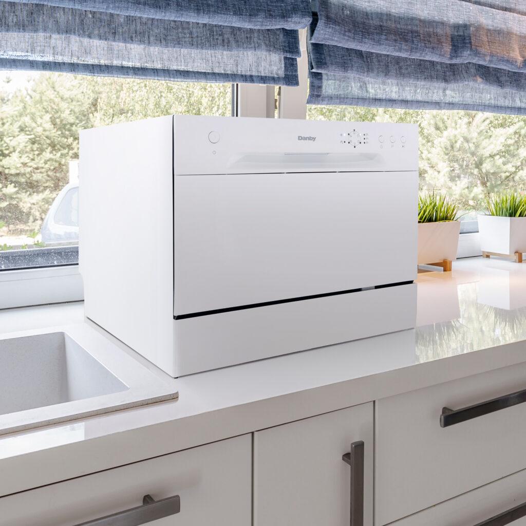 Danby 6 Place Setting Countertop Dishwasher in White