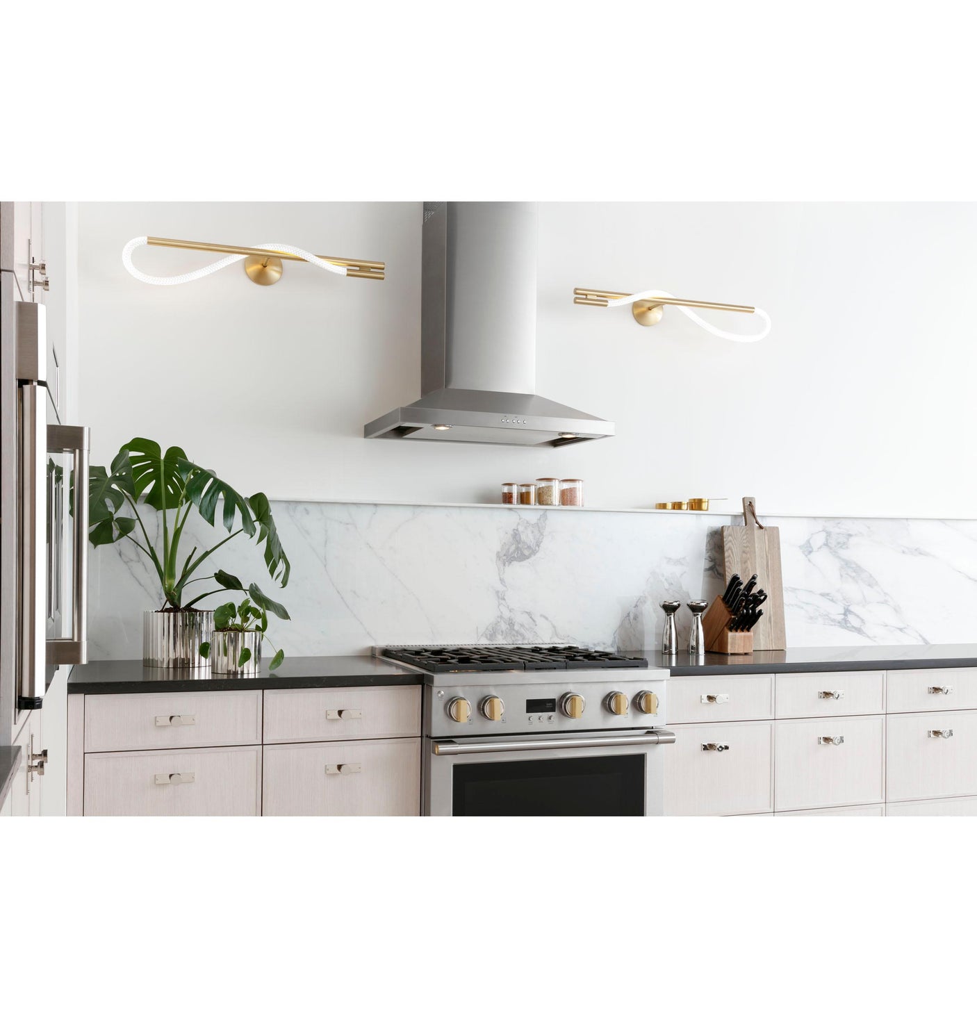 Monogram 30" Wall-Mounted Hood