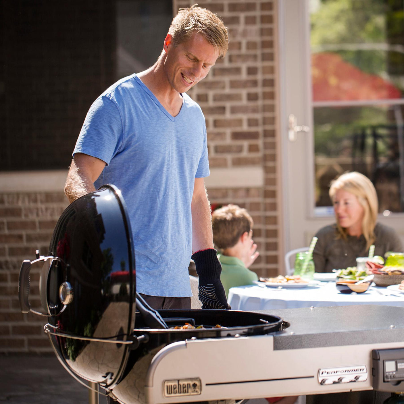 Performer Deluxe Charcoal Grill 22" - Black