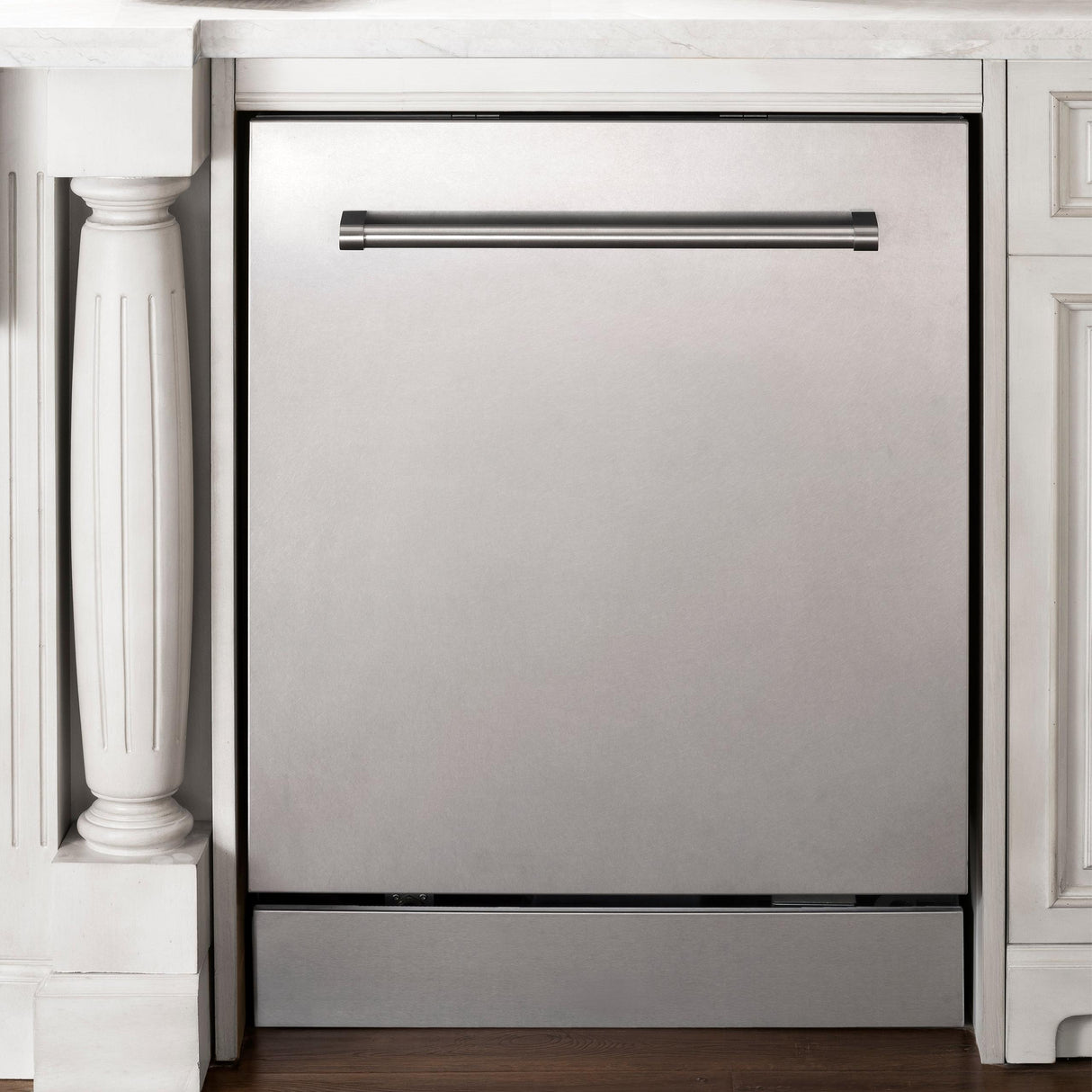 ZLINE 24 in. Top Control Dishwasher with Stainless Steel Tub and Traditional Style Handle, 52dBa (DW-24) [Color: Stainless Steel]