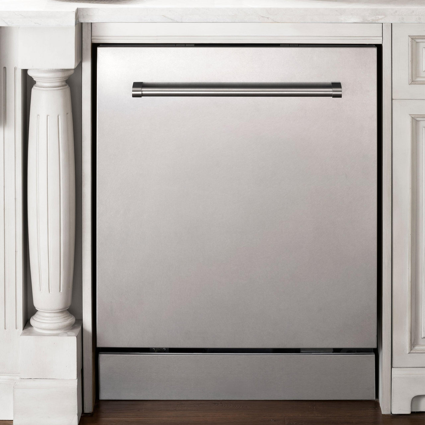 ZLINE 24 in. Top Control Dishwasher with Stainless Steel Tub and Traditional Style Handle, 52dBa (DW-24) [Color: Stainless Steel]