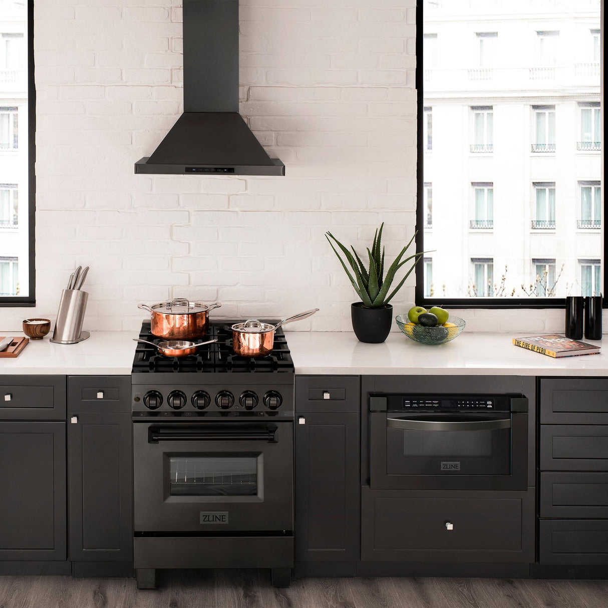ZLINE 24 in. Professional Dual Fuel Range in Black Stainless Steel (RAB-24)