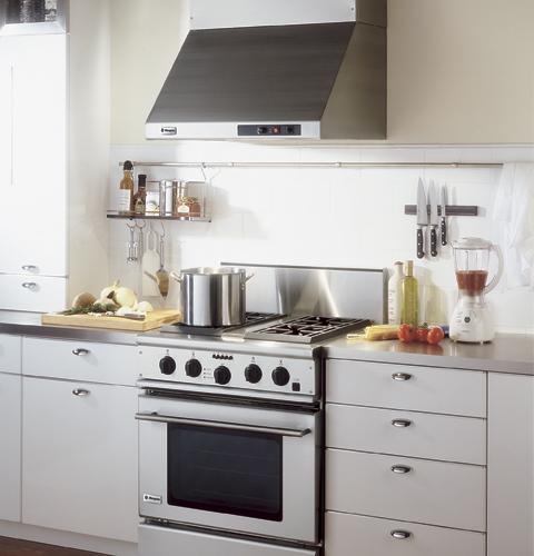 GE Monogram® 30" Free-Standing Professional Gas Range with 4 Burners and Convection Oven (Liquid Propane)