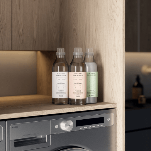 Liquid color detergent