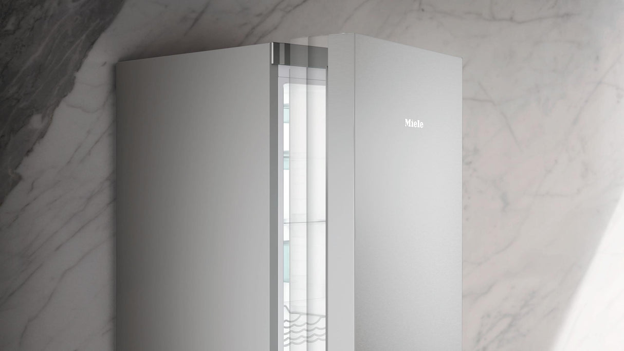 KFN 4799 DDE NA Stainless steel/CleanSteel - Freestanding fridge-freezer with DailyFresh, NoFrost, and IceMaker for fresh ice cubes any time.