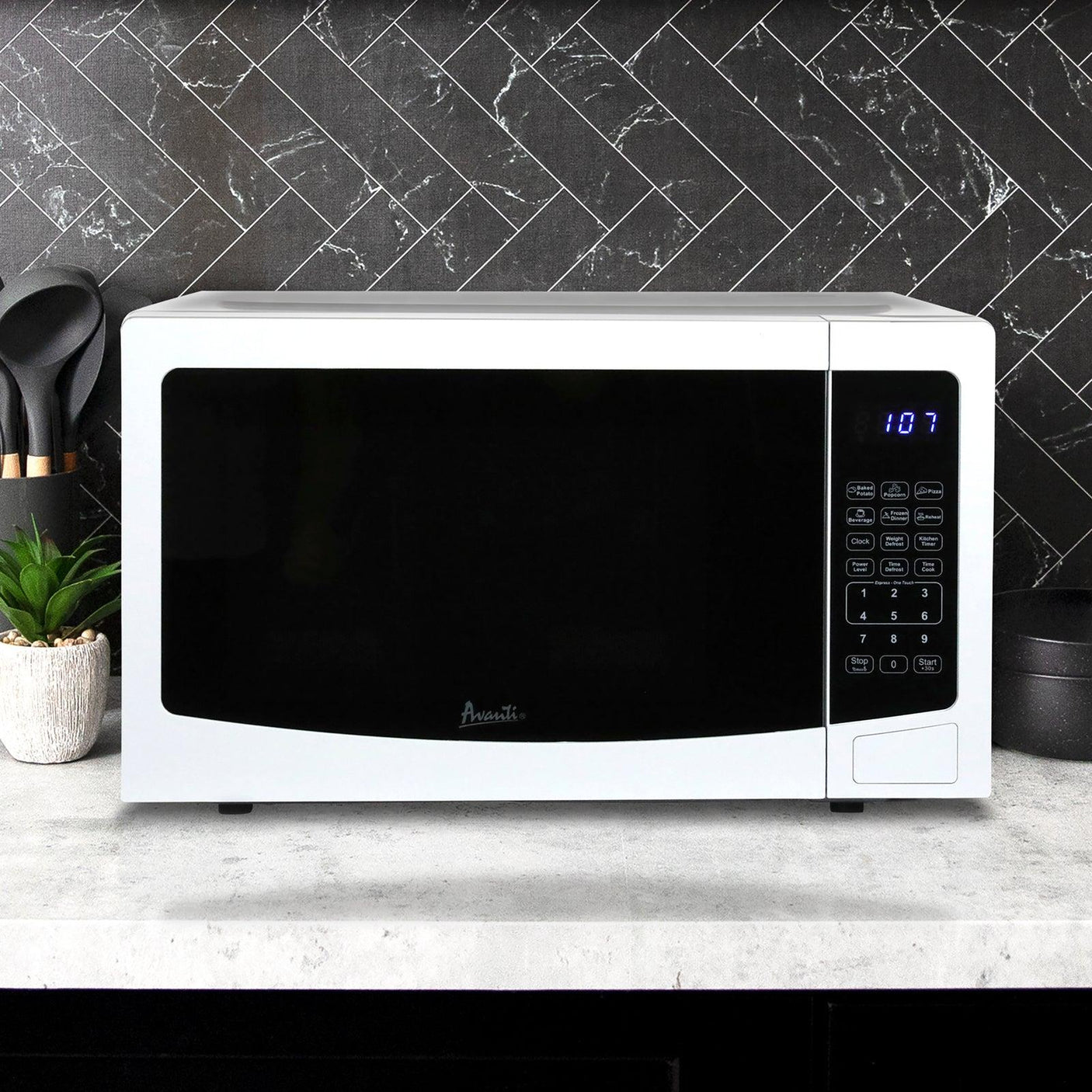 Avanti 1.1 cu. ft. Microwave Oven - Black