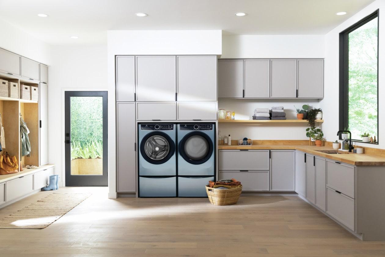 Front Load Perfect Steam™ Washer with LuxCare® Wash - 4.5 Cu. Ft.