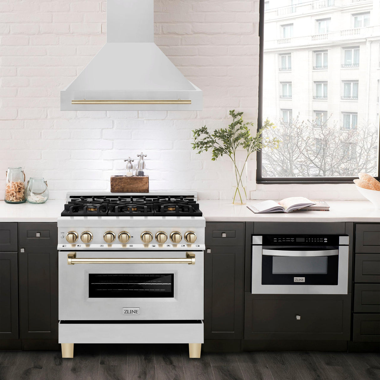 36 in. ZLINE Autograph Edition Stainless Steel Range Hood with Stainless Steel Shell and Handle (8654STZ-36) [Color: Gold]