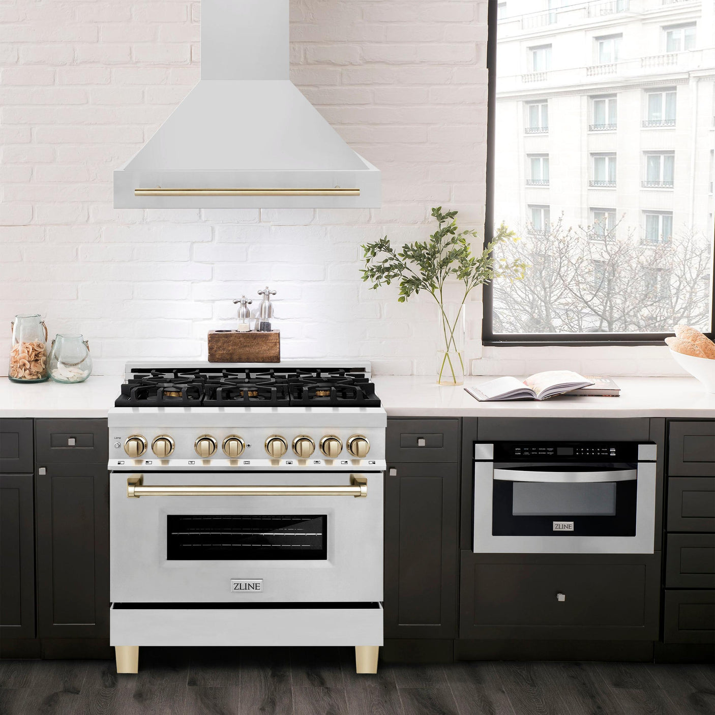 36 in. ZLINE Autograph Edition Stainless Steel Range Hood with Stainless Steel Shell and Handle (8654STZ-36) [Color: Gold]