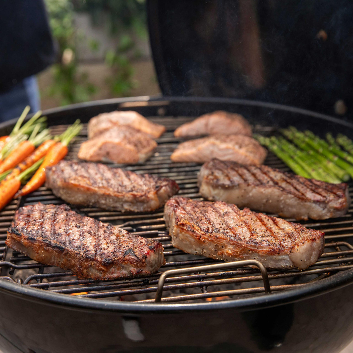 Master-Touch Charcoal Grill 26 - Black