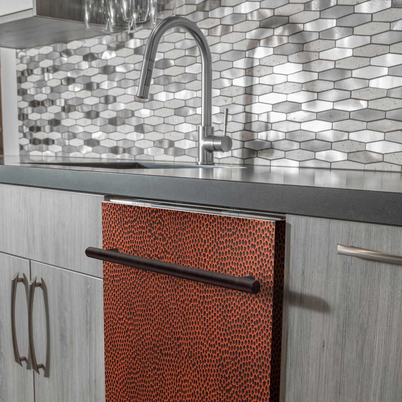 ZLINE 24 in. Top Control Dishwasher with Stainless Steel Tub and Modern Style Handle, 52dBa (DW-24) [Color: Copper]