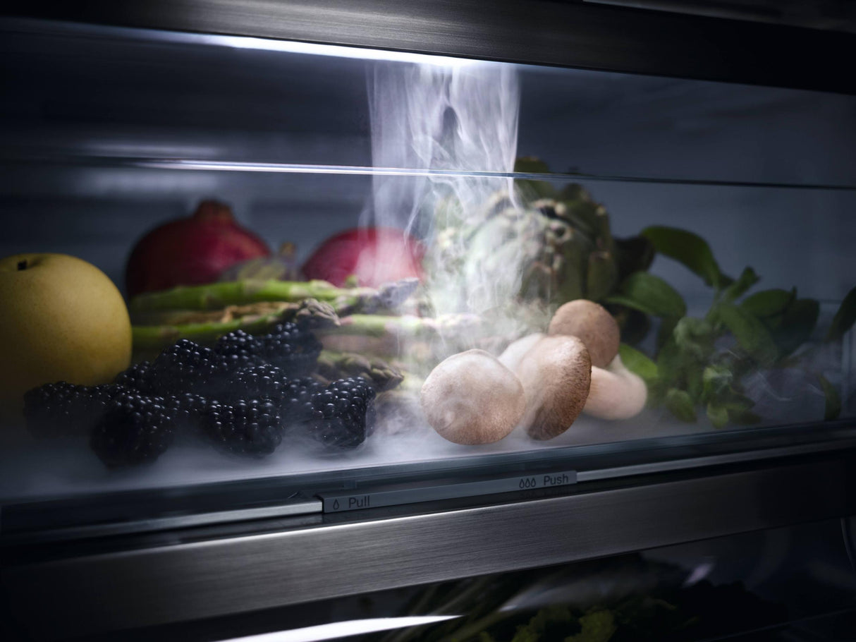 KS 7793 D - PerfectCool refrigerator with PerfectFresh Active, FlexiLight 2.0, and FlexiTray for maximum convenience.