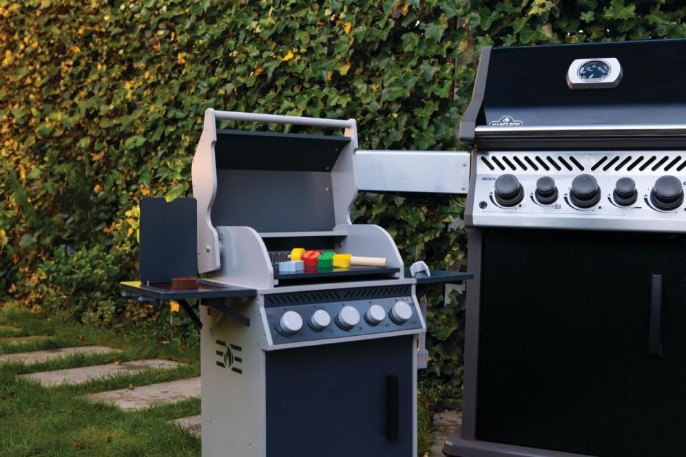 Mini BBQ for kids Your first barbecue should always be a Napoleon.
