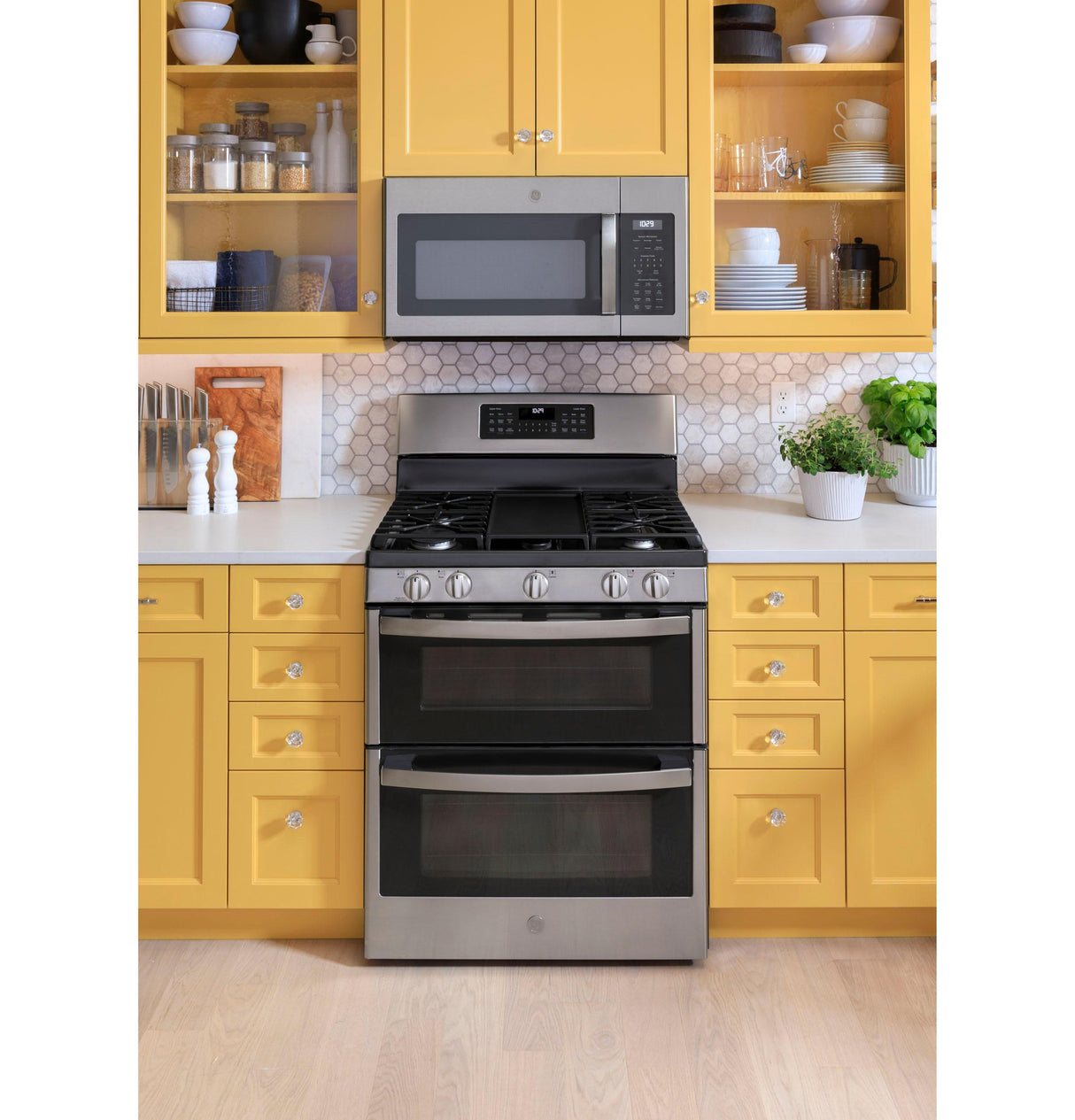 GE 30" Free-Standing Gas Double Oven Convection Range