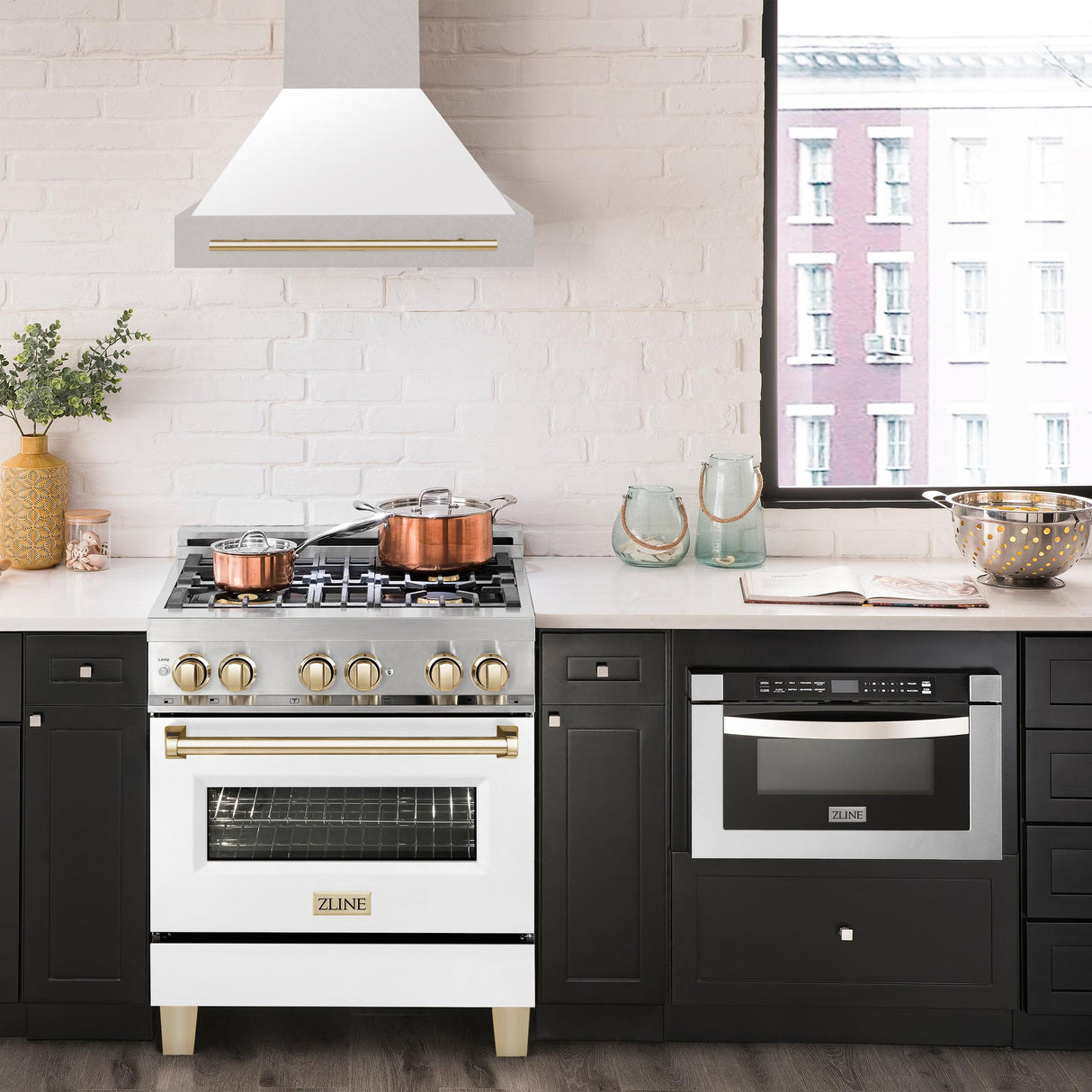 30 in. ZLINE Autograph Edition DuraSnow Stainless Steel Range Hood with White Matte Shell and Accented Handle (8654SNZ-WM30) [Color: Gold]