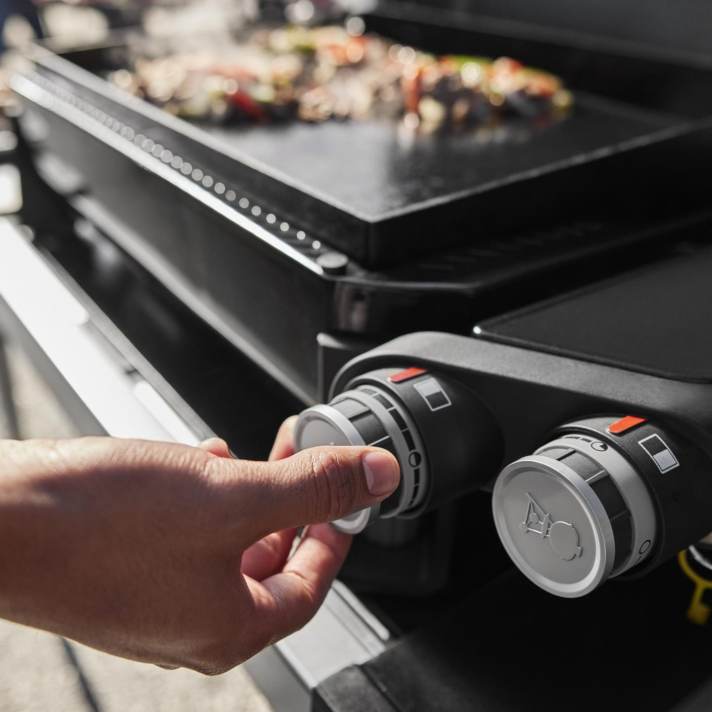 Weber Traveler® 22 Tabletop Griddle - Black