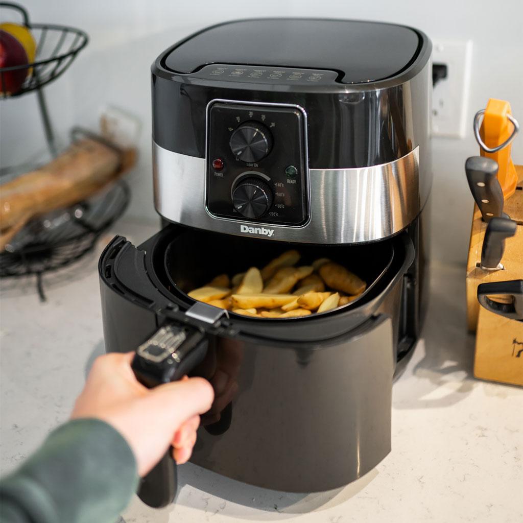 Danby 3.2 qt. Air Fryer in Black