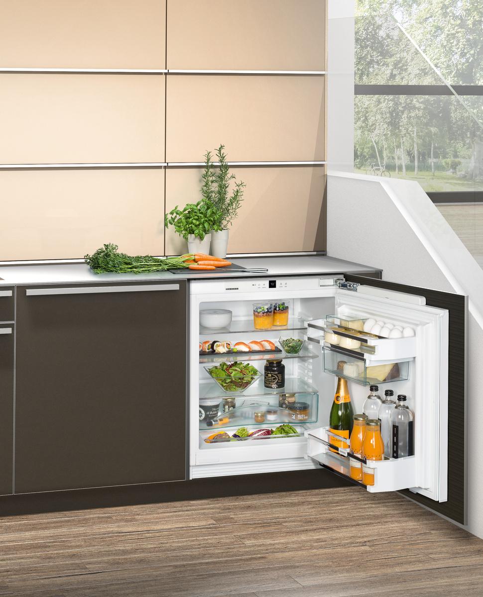 Undercounter Refrigerator 24", Reversible Door