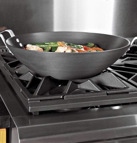 GE Monogram® 30" Dual-Fuel Professional Range with 4 Burners (Natural Gas)