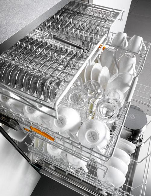 Fully-Integrated, Full-size Dishwasher