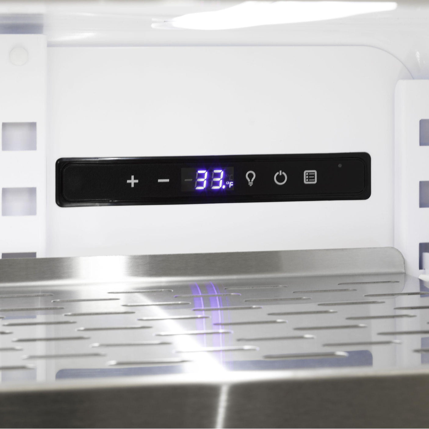 VRUO5241DRSS - 24" Solid Door Outdoor Undercounter Refrigerator