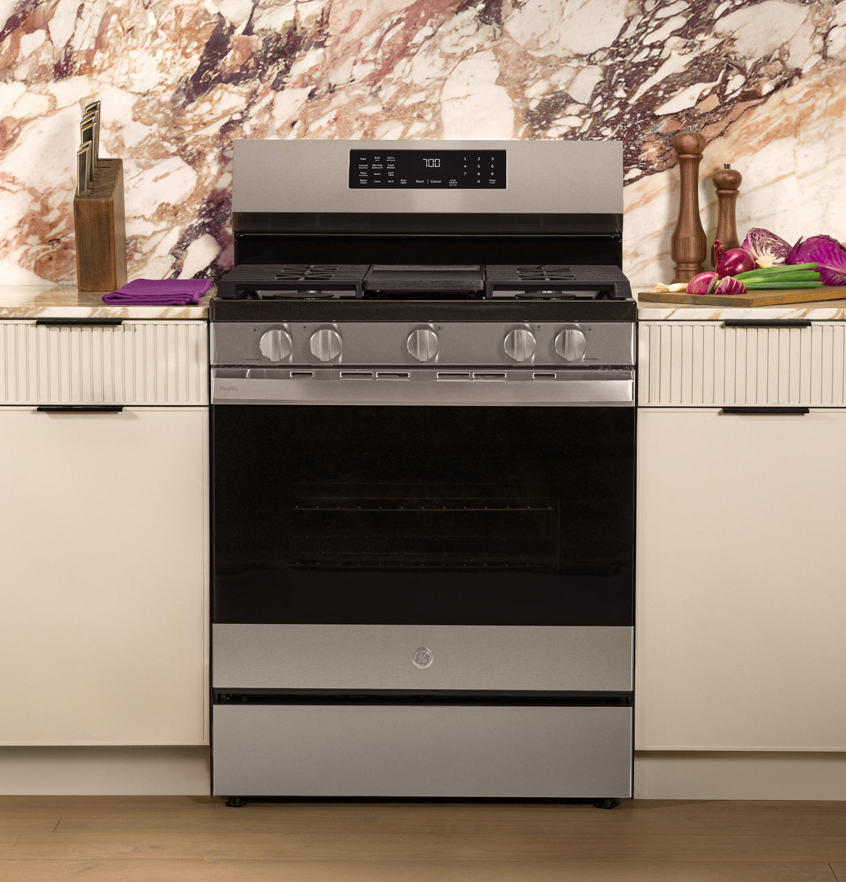 GE Profile™ 30" Smart Free-Standing Gas Convection Range with No Preheat Air Fry and EasyWash™ Oven Tray