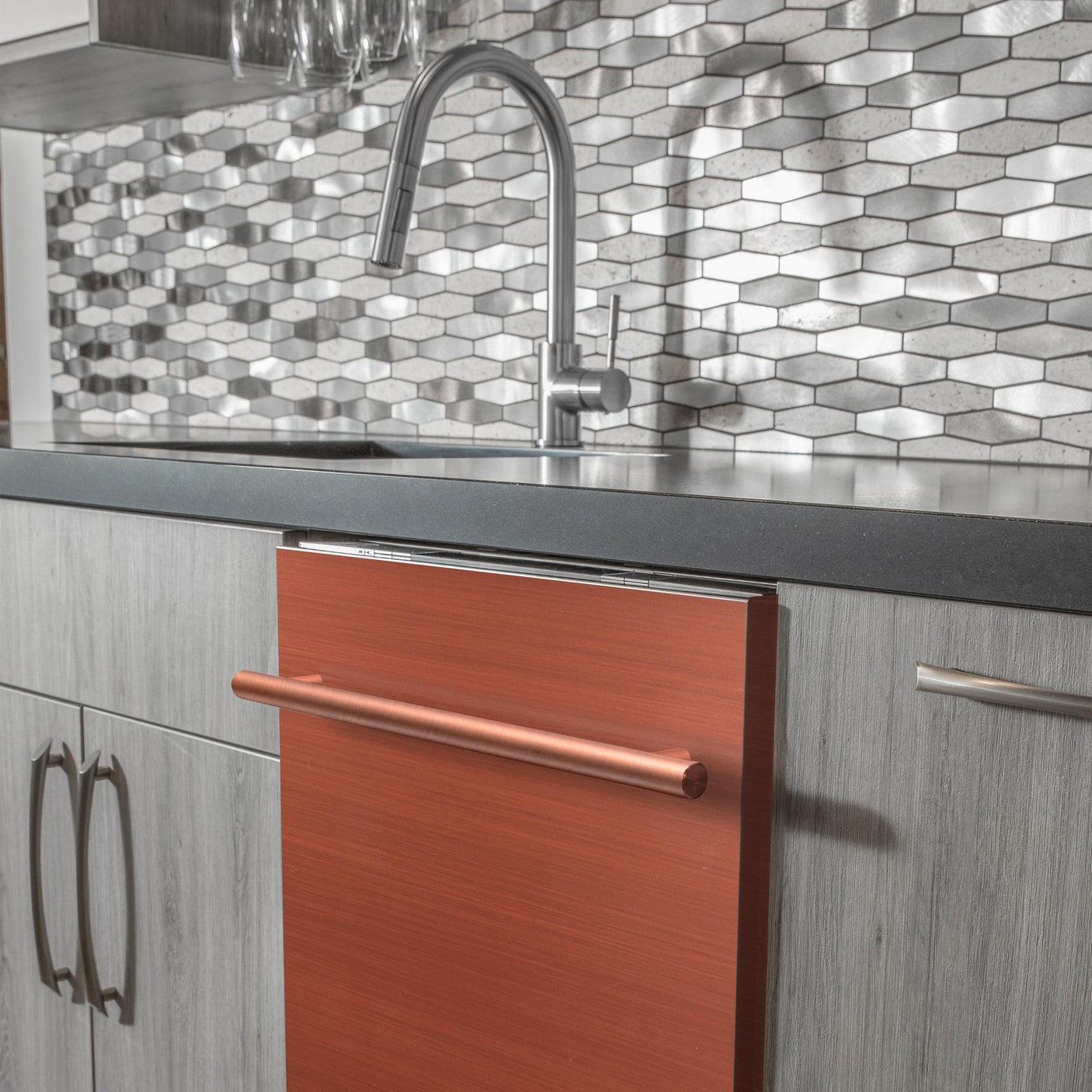 ZLINE 24 in. Top Control Dishwasher with Stainless Steel Tub and Modern Style Handle, 52dBa (DW-24) [Color: Copper]