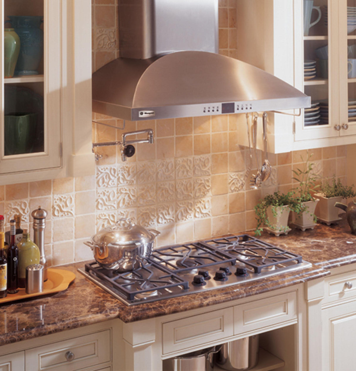 GE Monogram® 36" Stainless Steel Gas Cooktop (Natural Gas)