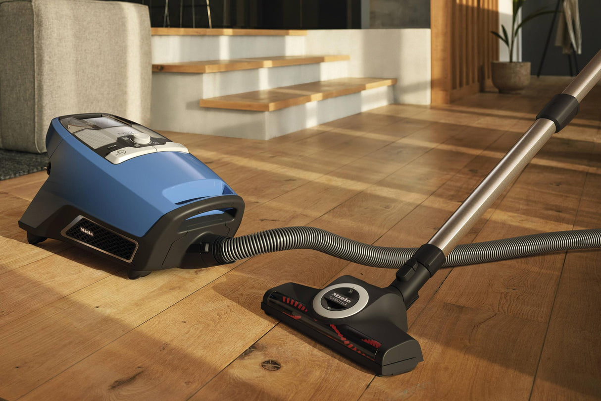 Blizzard CX1 TurboTeam PowerLine Tech blue - Bagless canister vacuum cleaners with Turbobrush - ideal for pet lovers.