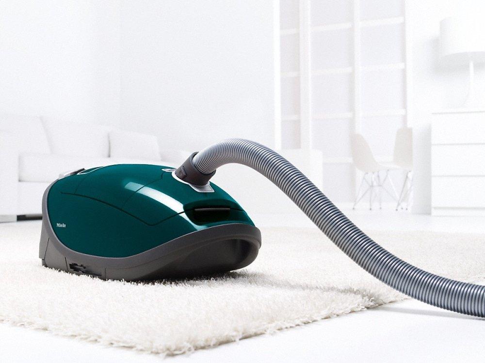 Complete C3 Alize PowerLine - SGJE0 canister vacuum cleaners with HEPA filter for the greatest Filtration demands.