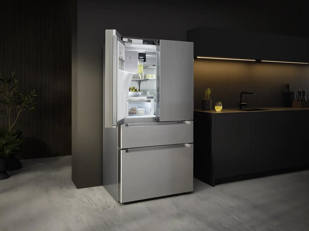 French door fridge-freezer with 2 freezer drawers and water and ice cube dispenser