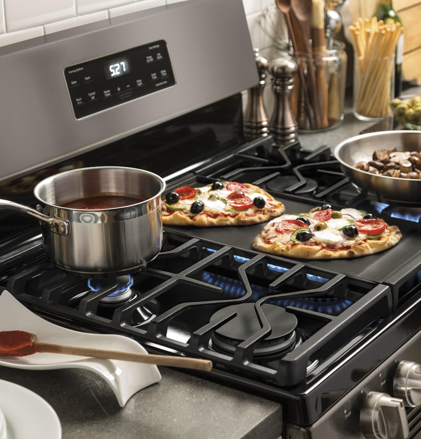 GE® 30" Free-Standing Gas Range