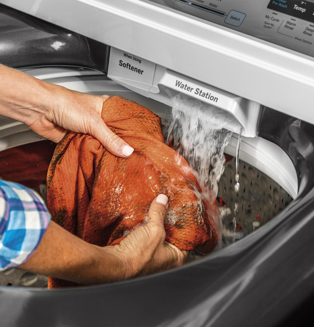 GE® ENERGY STAR® 5.2 cu. ft. Capacity Smart Washer with Sanitize w/Oxi and SmartDispense